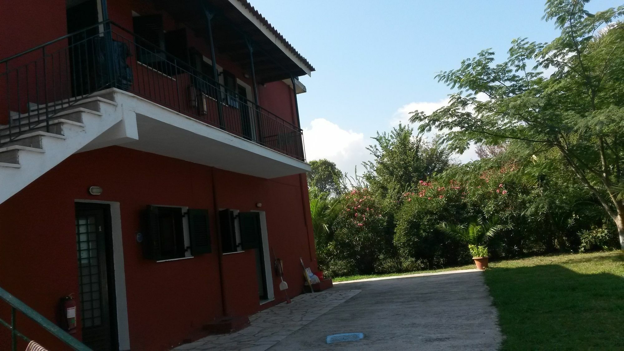Sunny Dreams Apartments Ipsos Exterior photo